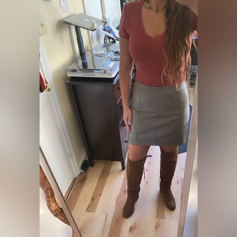 She + Sky - Gray 🩶 Leather Mini Skirt